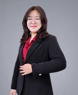 Sales Director Mandy Gao