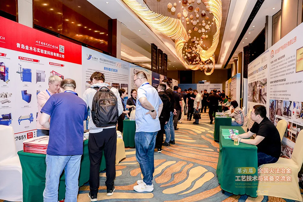 DECENT Booth Engagement at Pyrometallurgy