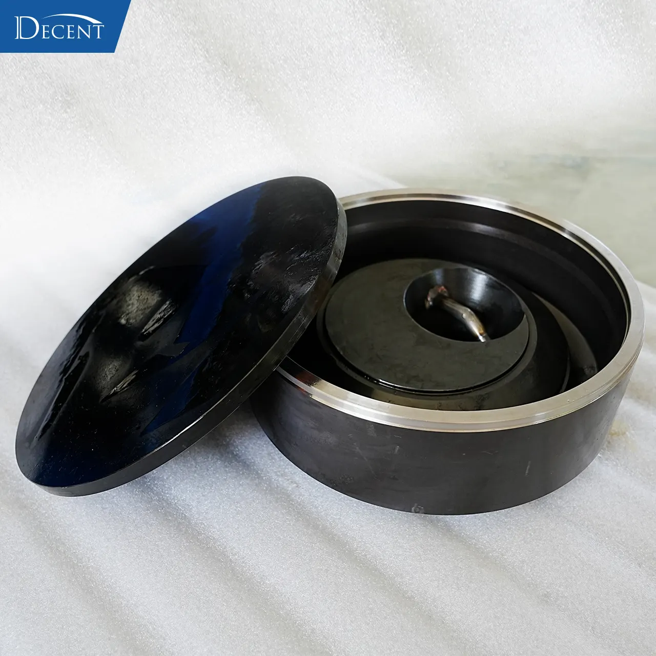DECENT pulverizing bowls – durable, contamination-free grinding components for mineral sample preparation.